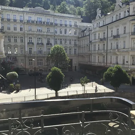 Alisa Hotel Karlovy Vary Exterior photo